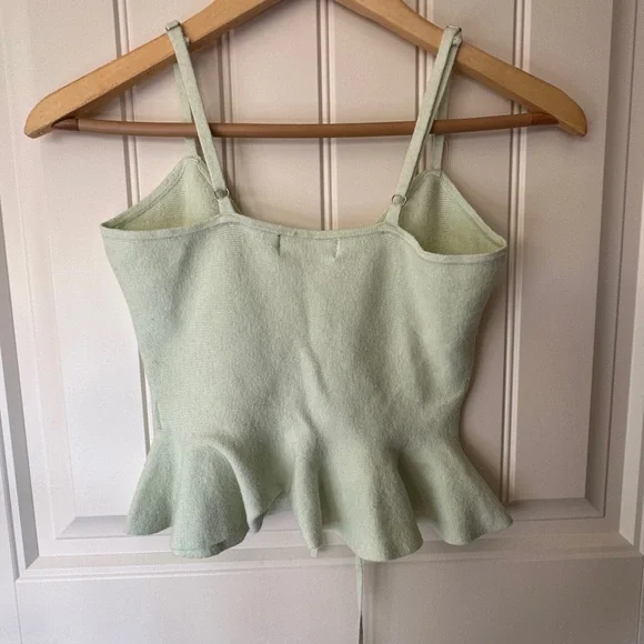 Cute front tie spaghetti strap crop top - Picture 3 of 4